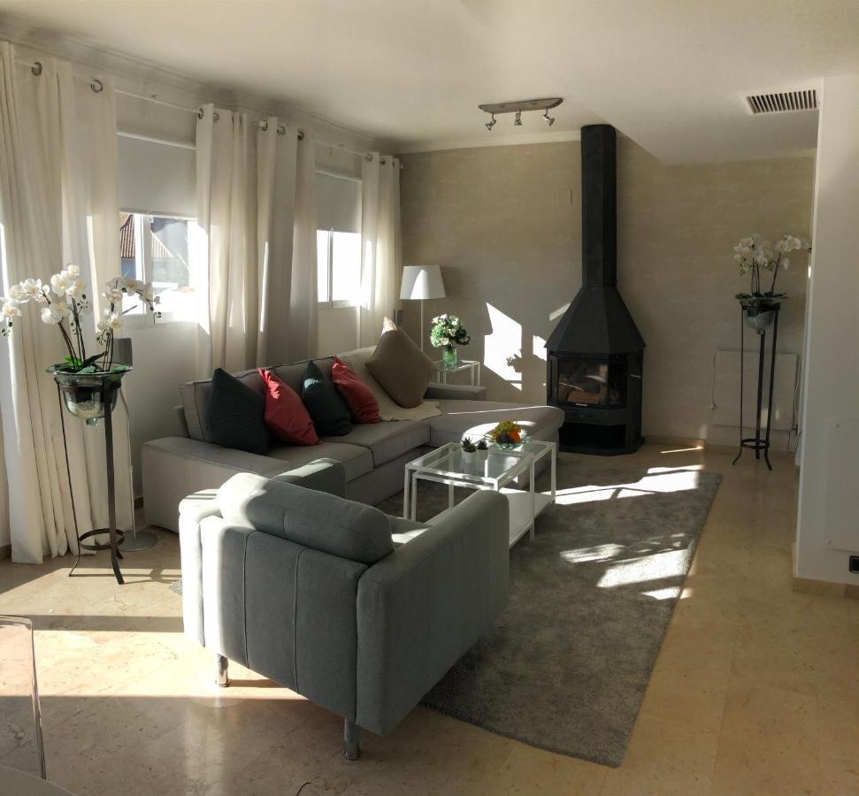 Penthouse La Paz 9 - Castle View Apartment Морайра Екстериор снимка